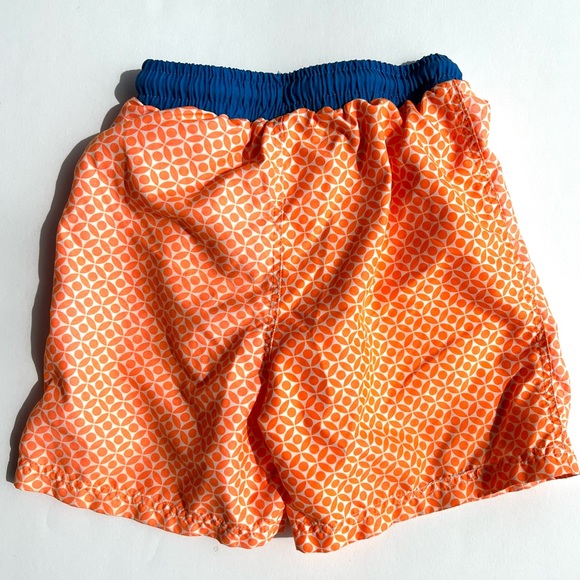Mini Boden orange pattern swim trunks with blue waistband size 5-6Y - Picture 4 of 5
